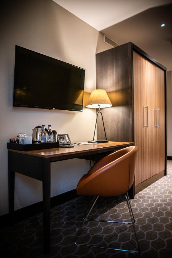 The Warwickshire Hotel And Country Club Leek Wootton エクステリア 写真
